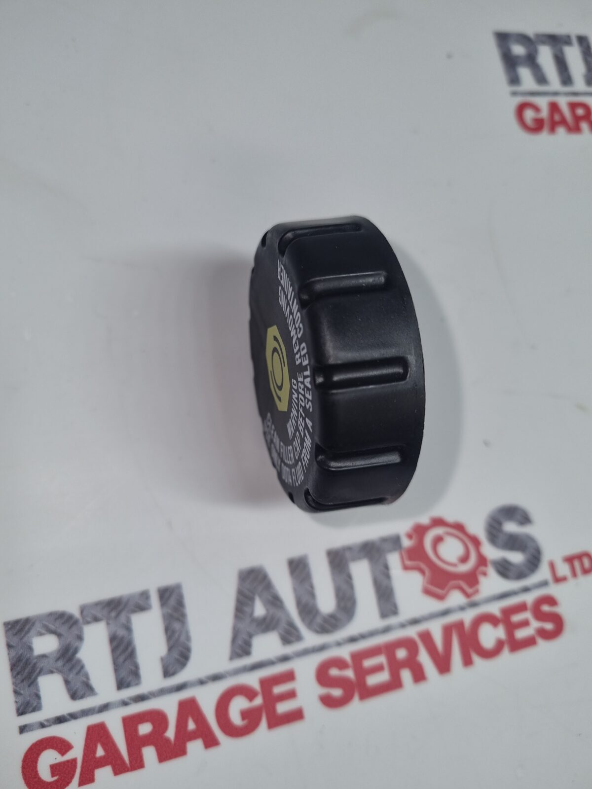 New Genuine SAAB 9-3 93 (03-12) BRAKE FLUID RESERVOIR CAP 32021908/93189060