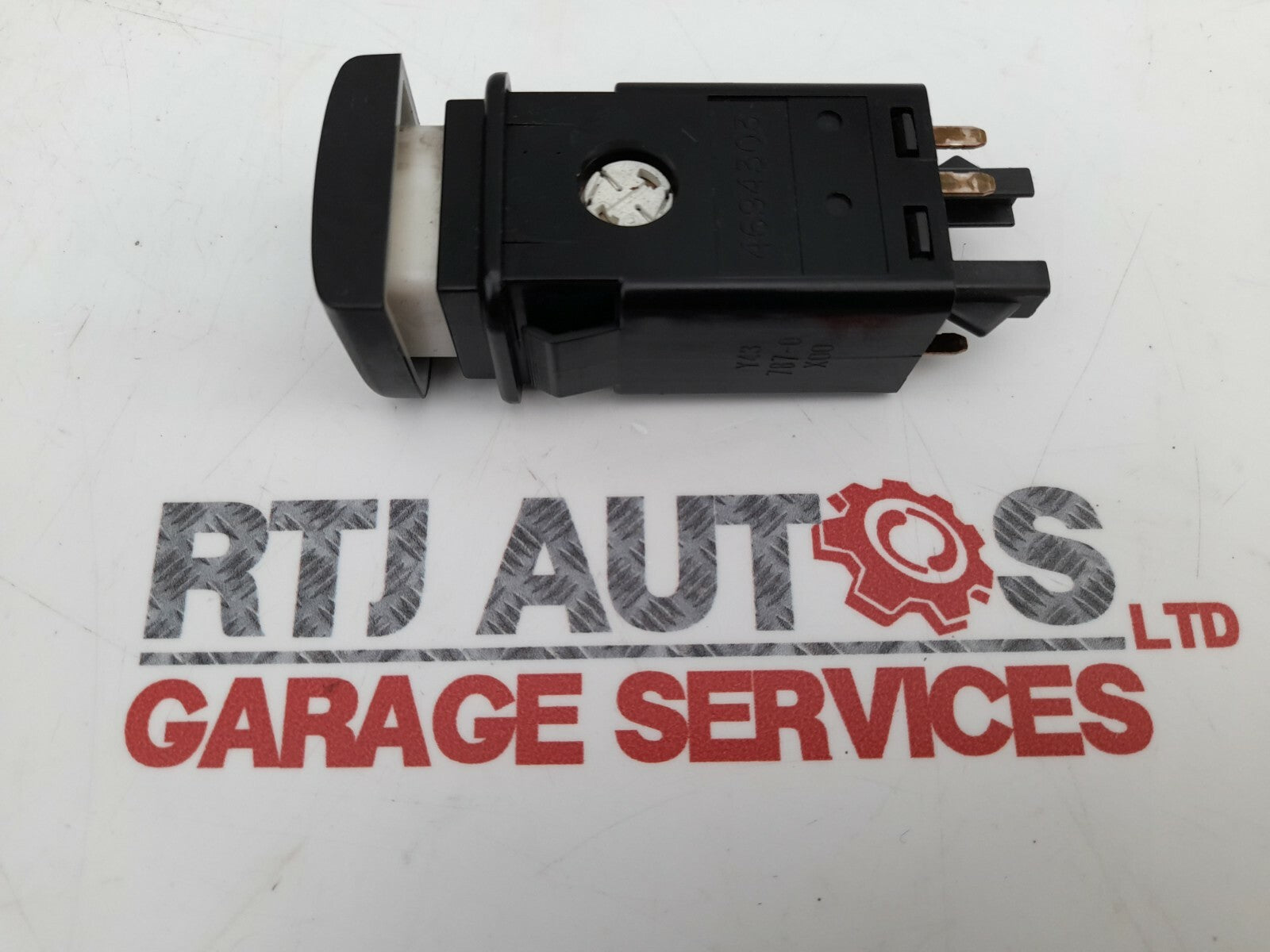 Saab 95 9-5 TCS Traction Control Switch Button 4694303