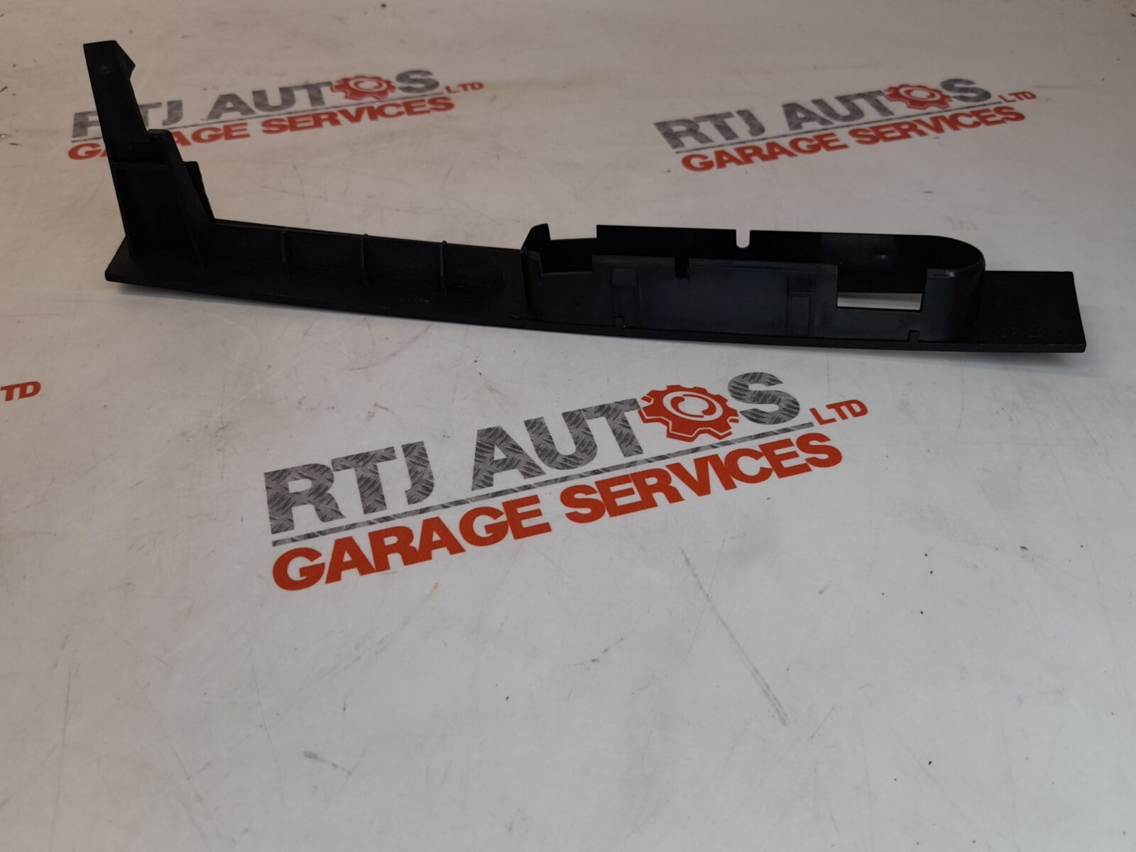 Saab 9-3 93 Front Cup Holder Trim Panel 2003-2006 Fascia Only 12802005