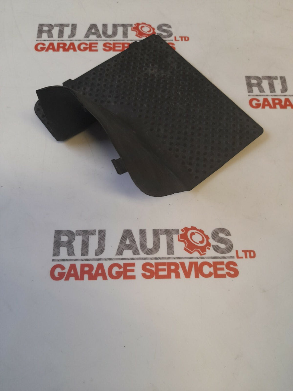 Saab 95 9-5 Centre Console Rubber Mat 4600086