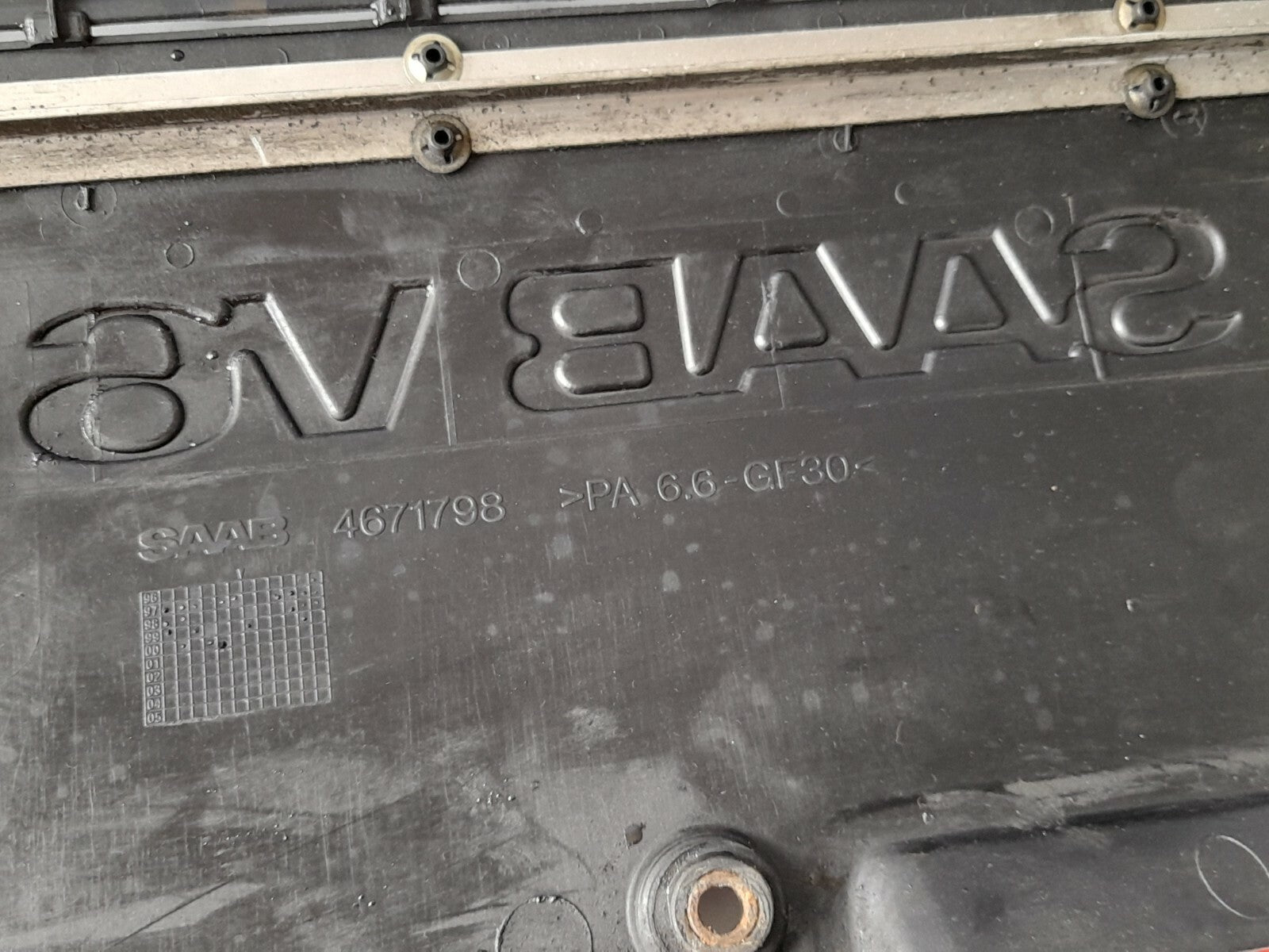 Saab 95 9-5 98-03 Engine Cover B308E 4671798