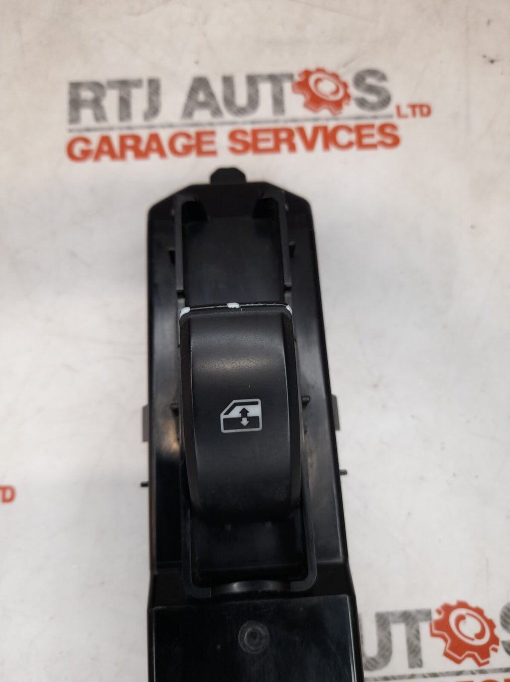 Saab 93 9-3 03-06 Passenger Front Switch Pack with Finger Protection 12772021
