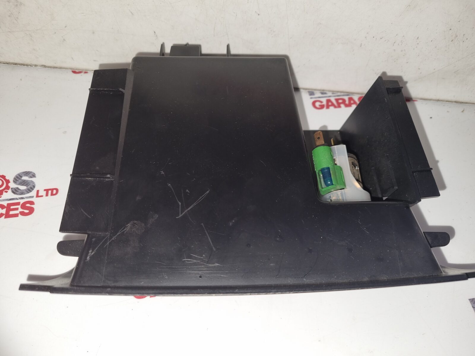 SAAB 9-3 93 Dash Centre Cubby Shelf Ashtray Black 12806034 03-12
