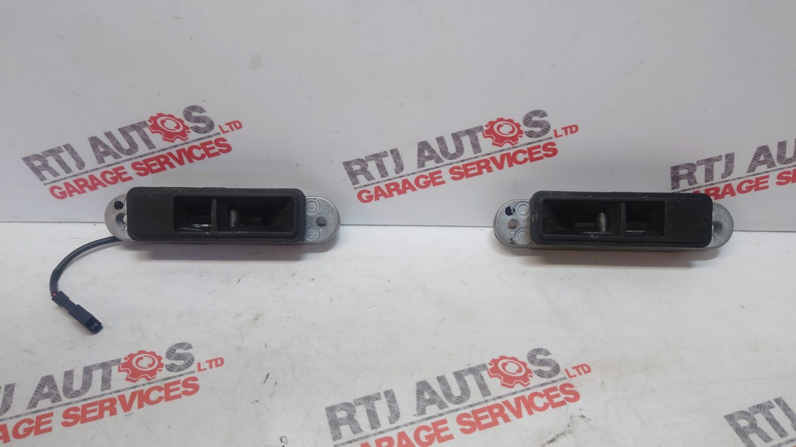 Saab 9-3 93 CV Convertible Roof Latch/Catch LH 12830221 / 122100501 RH 128300...