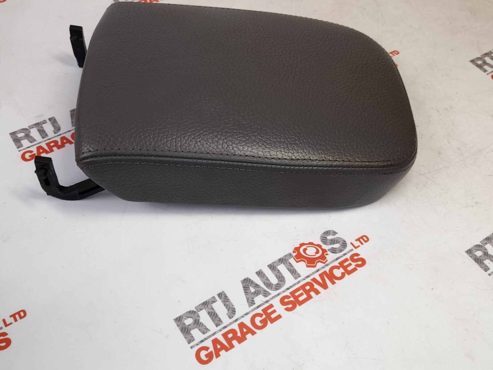 Saab 9-5 2004-2005 Adjustable Centre Console Arm Rest Grey K22 5553110
