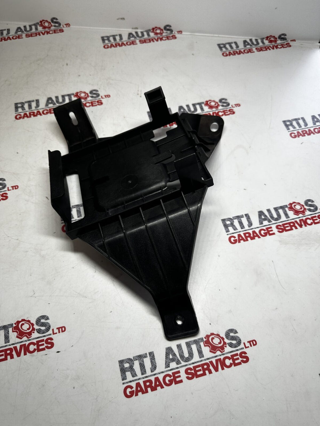 Saab 93 9-3 07-12 4D Radio Bracket 12841895 / 12764589
