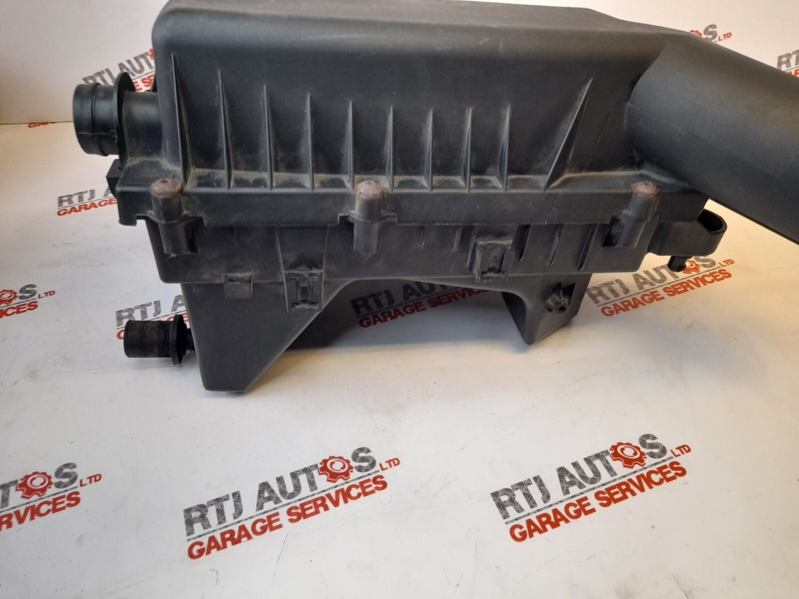 Saab 93 9-3 Air Filter Housing Box 12805265