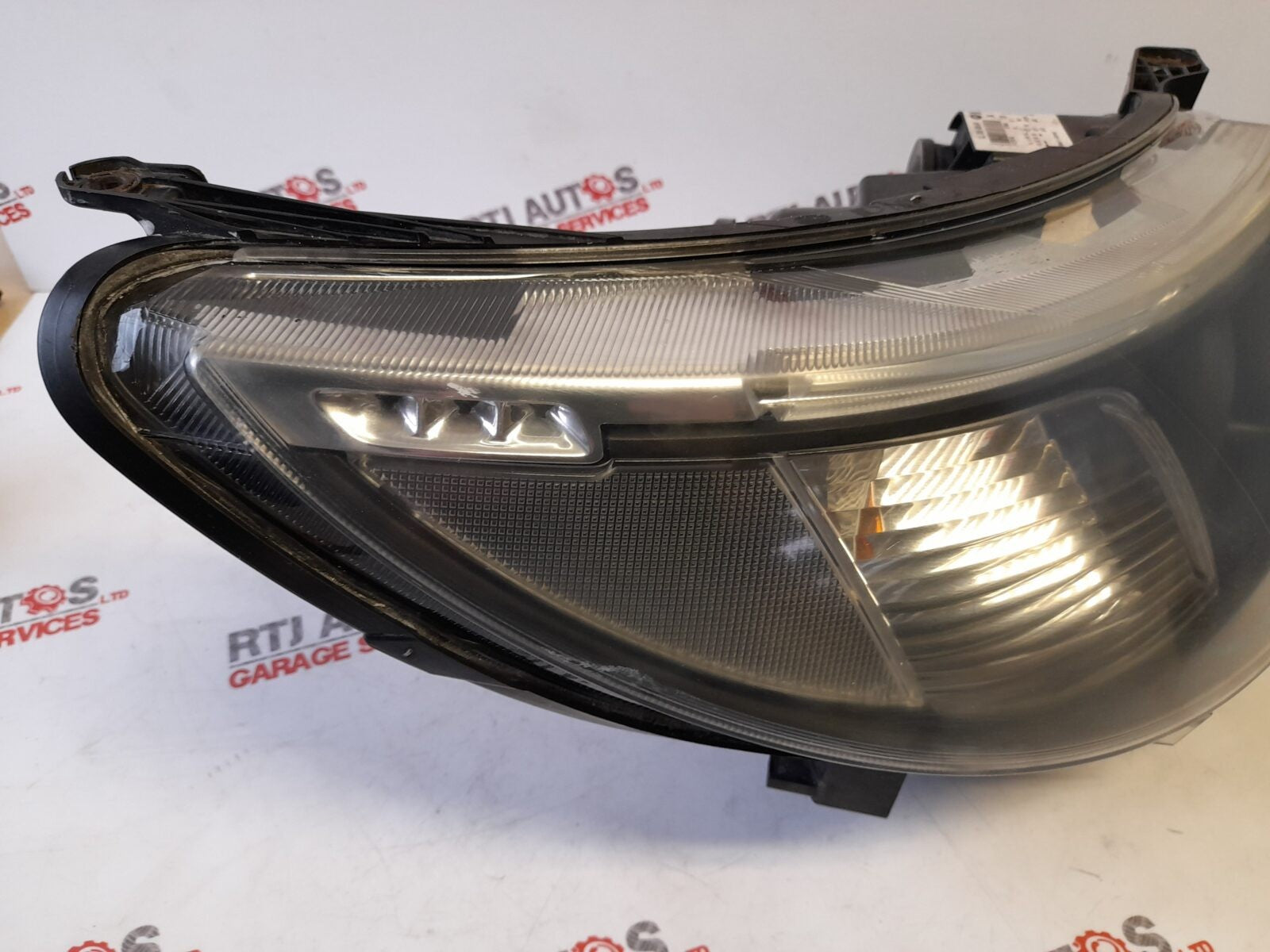 SAAB 9-3 93 2008-2012 Facelift Genuine O/S Right Halogen Headlight 12842044