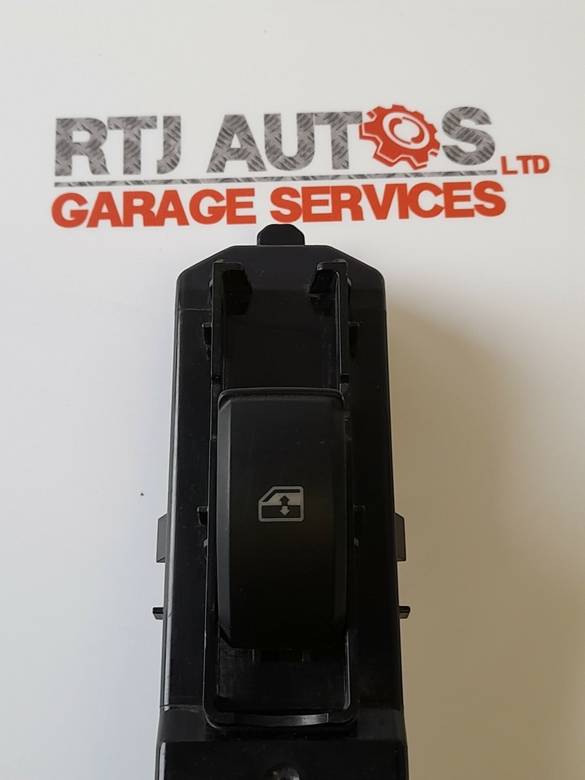 Saab 9-3 Nearside Rear Window Switch (No Anti Pinch) 12764033 (2006)