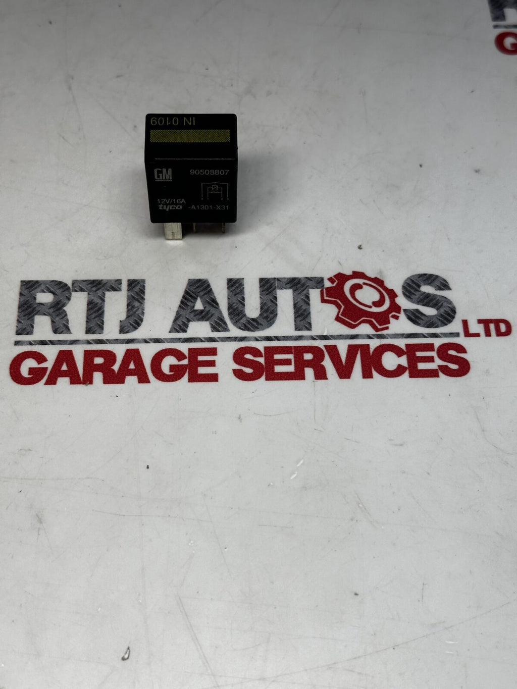 SAAB GM TYCO BLACK RELAY A1301 X31 12V 16A 90508807
