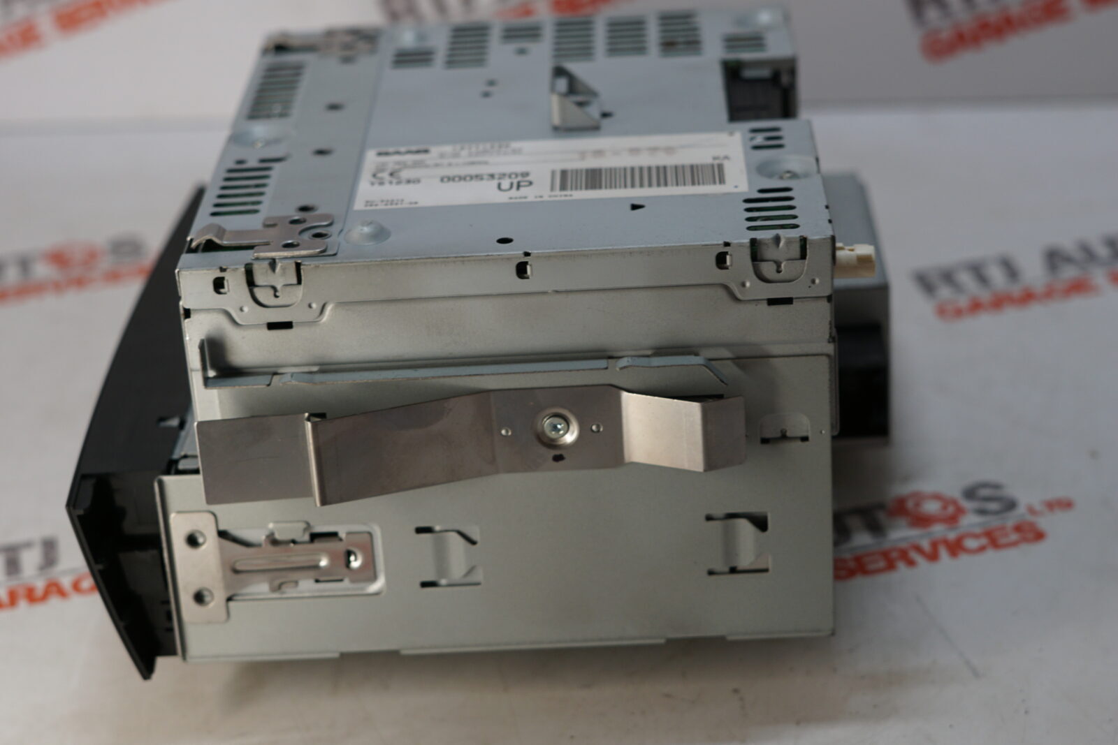 Saab 93 9-3 Amplifier 12771230 and 6 CD Changer 12758277