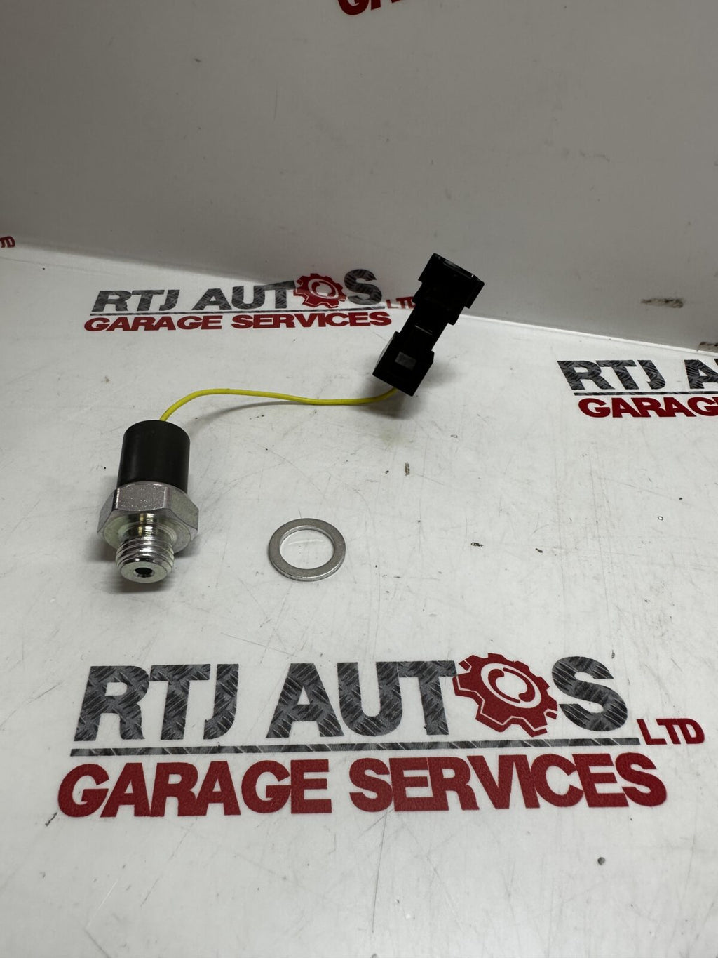 Genuine SAAB 93 9-3 95 9-5 Oil Pressure Switch 32022300