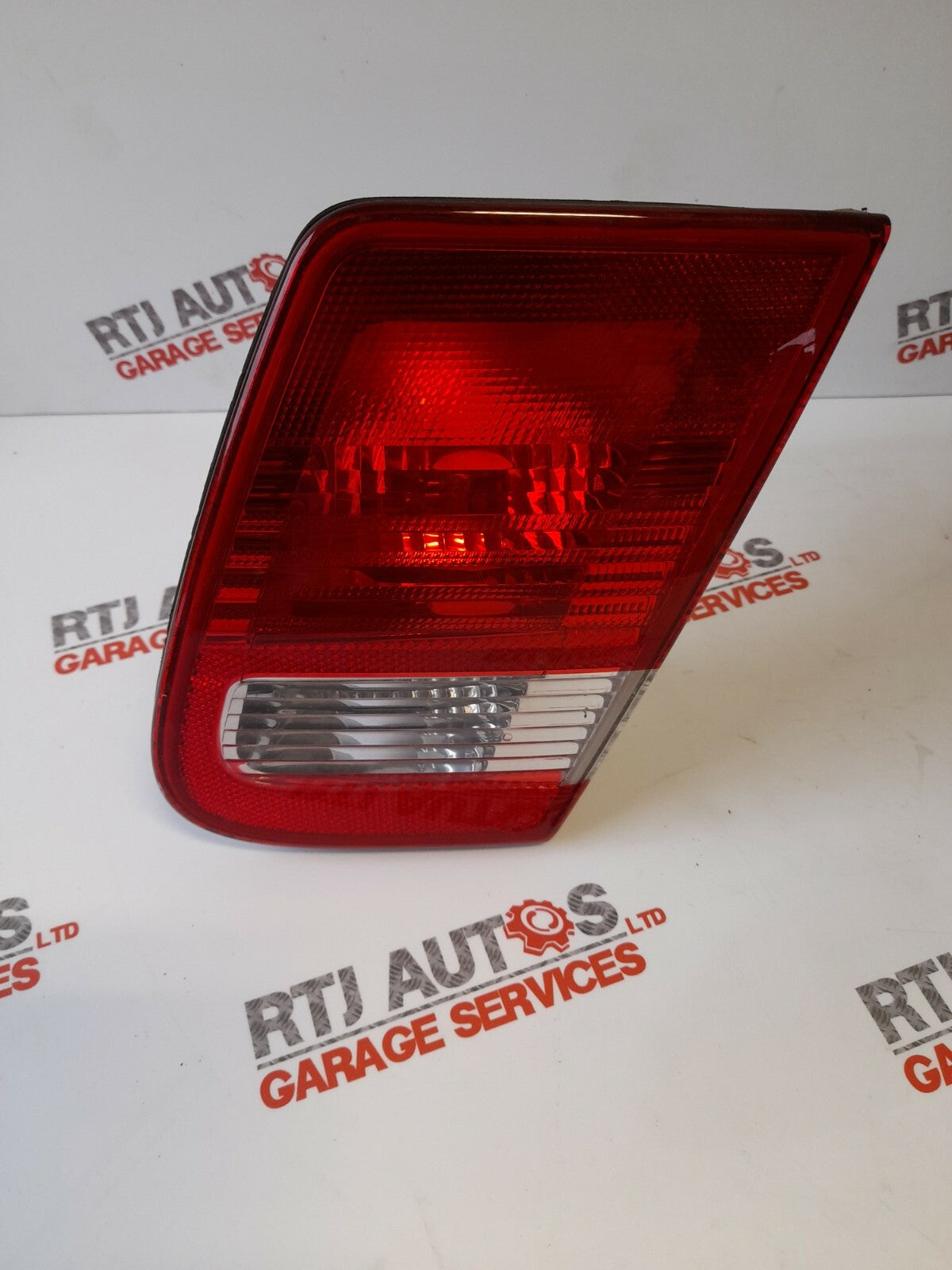 Saab 93 9-3 03-07 4D Tail Light Rt Driver Offside 12785766 w/Rear Fog w/o Bulb