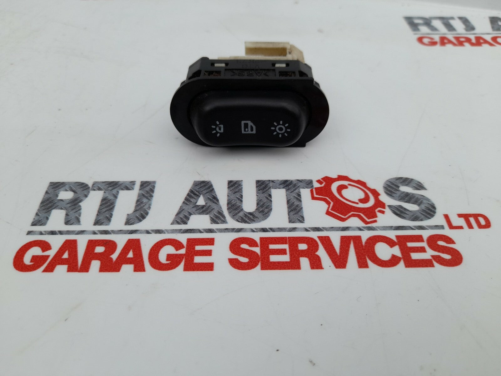 Saab 900 93 9-3 Interior Roof Light Switch 4411997