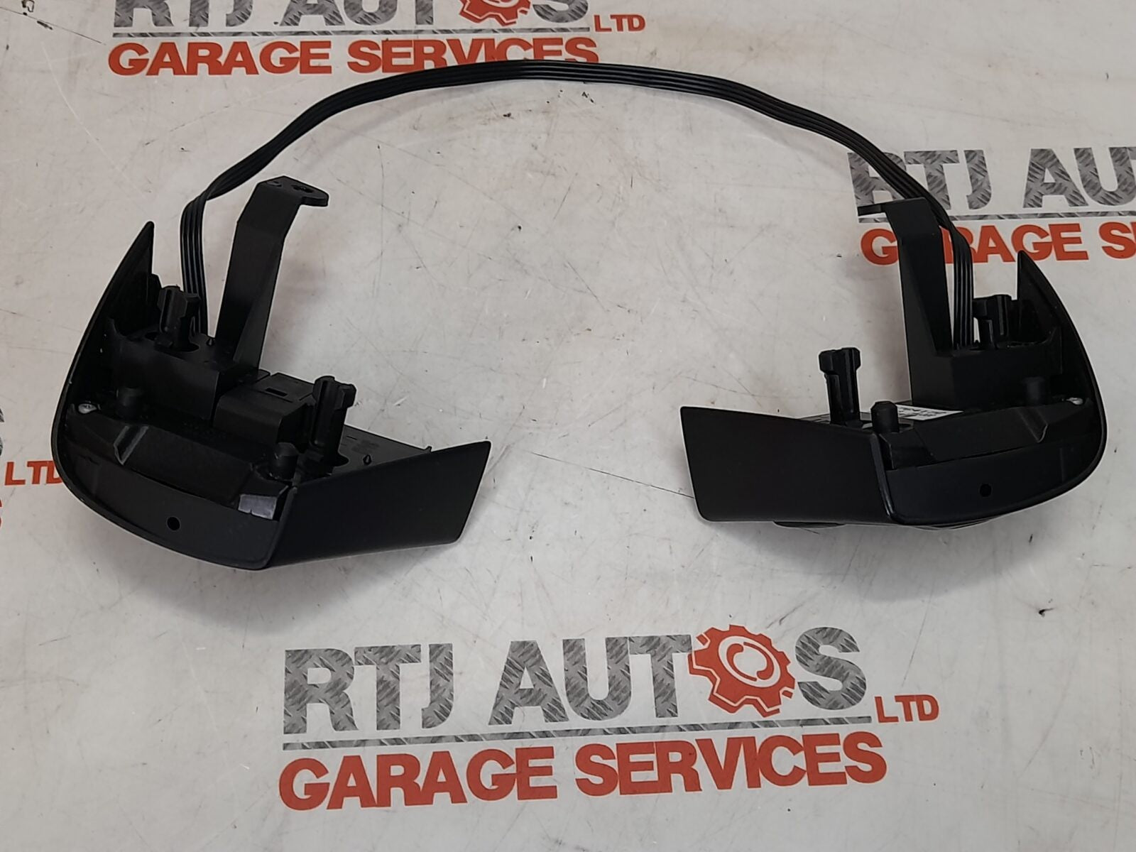 SAAB 93 9-3 2007 - 2011 Steering Wheel Switches Black 12764172