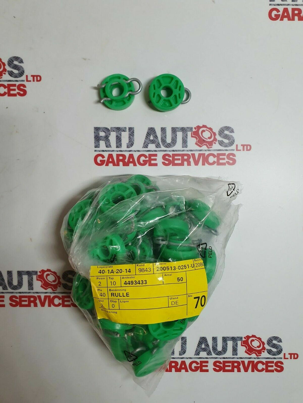 Genuine Saab 9-3 9-5 900 Volvo 850 S/V70 Window Roller Clips 4493433 (pair x2)