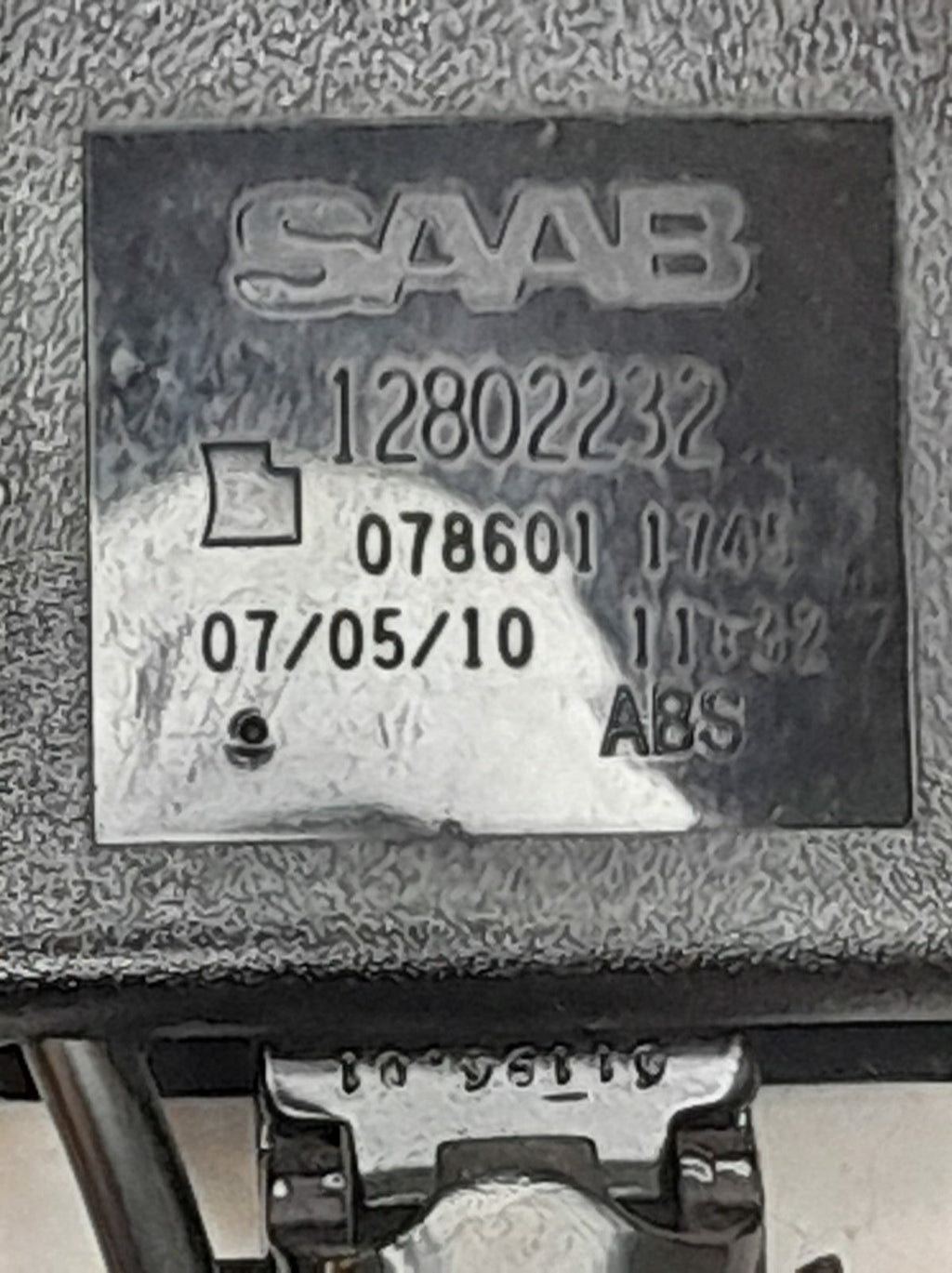 Saab 93 9-3 CV Convertible 04-12 Front Seatbelt Buckle 12802232 32022158
