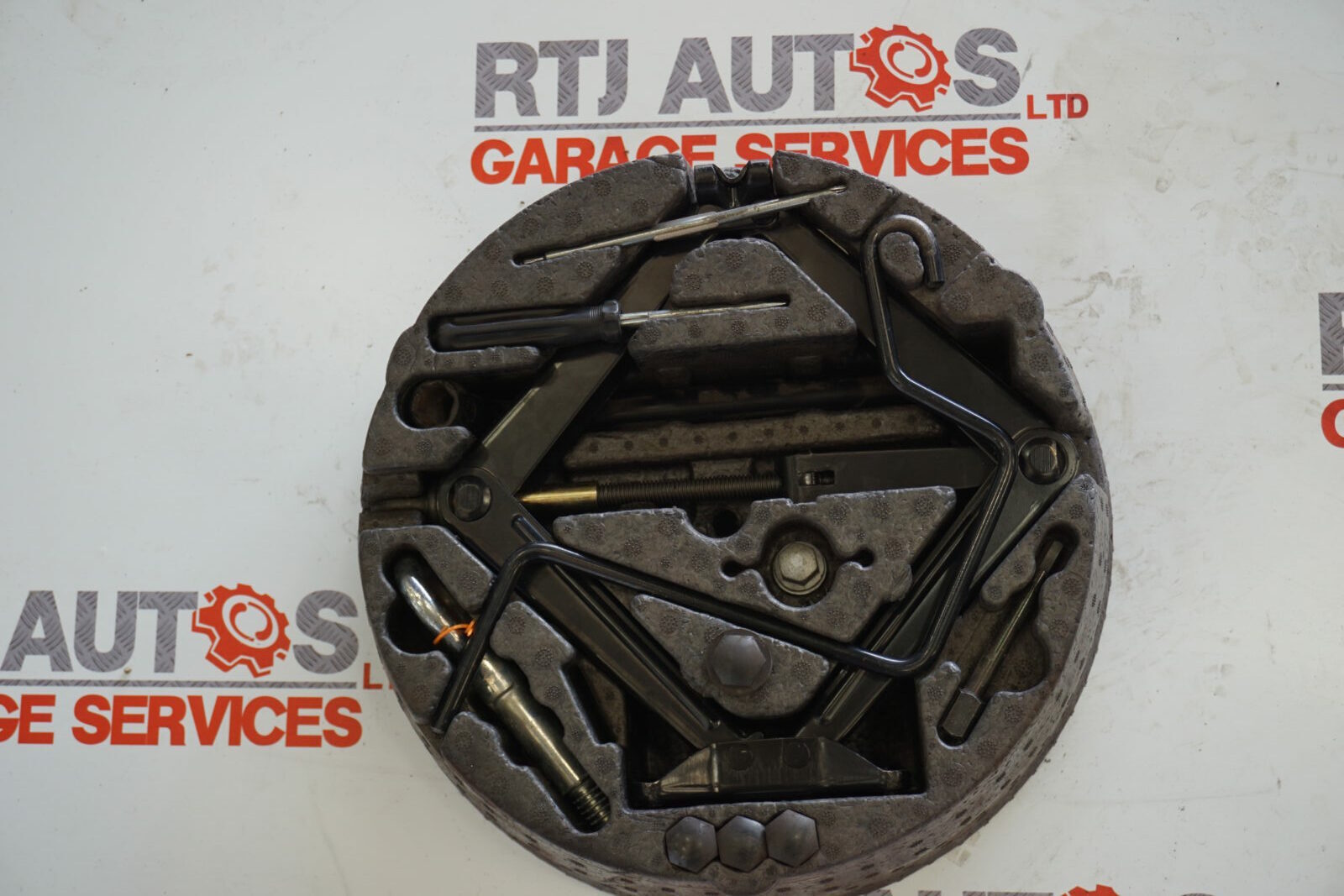 Saab 9-3 93 Convertible Complete Spare Wheel Toolkit 2003 - 2012 Inc Roof Tool
