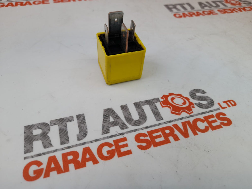 Saab 900 9000 9-3 9-5 12V Relay 90226846