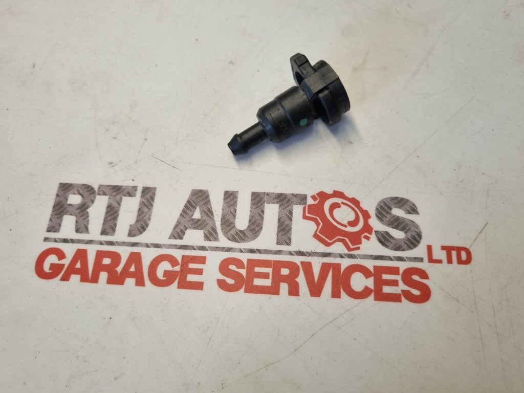 Saab 9-3 93 Washer pump snap on clip fitting 12787618