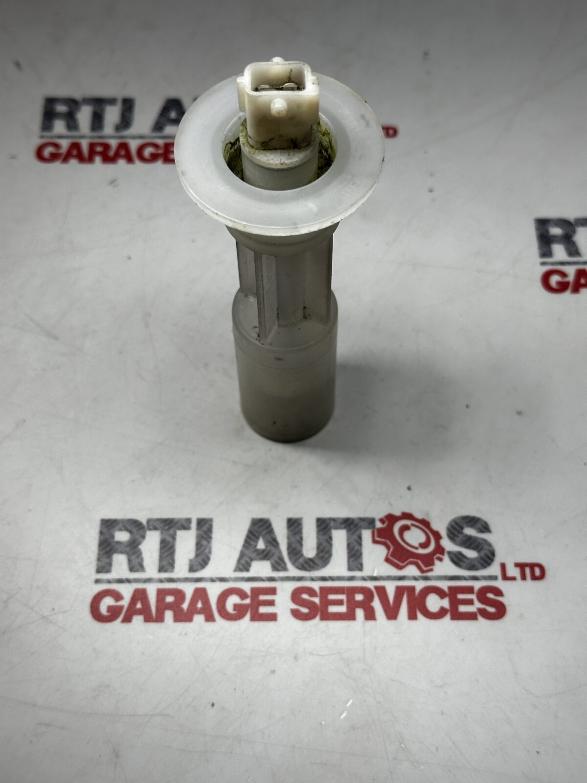 SAAB 9000 (90-98) Windscreen Reservoir Bottle Tank Level Sender Sensor - 4171...
