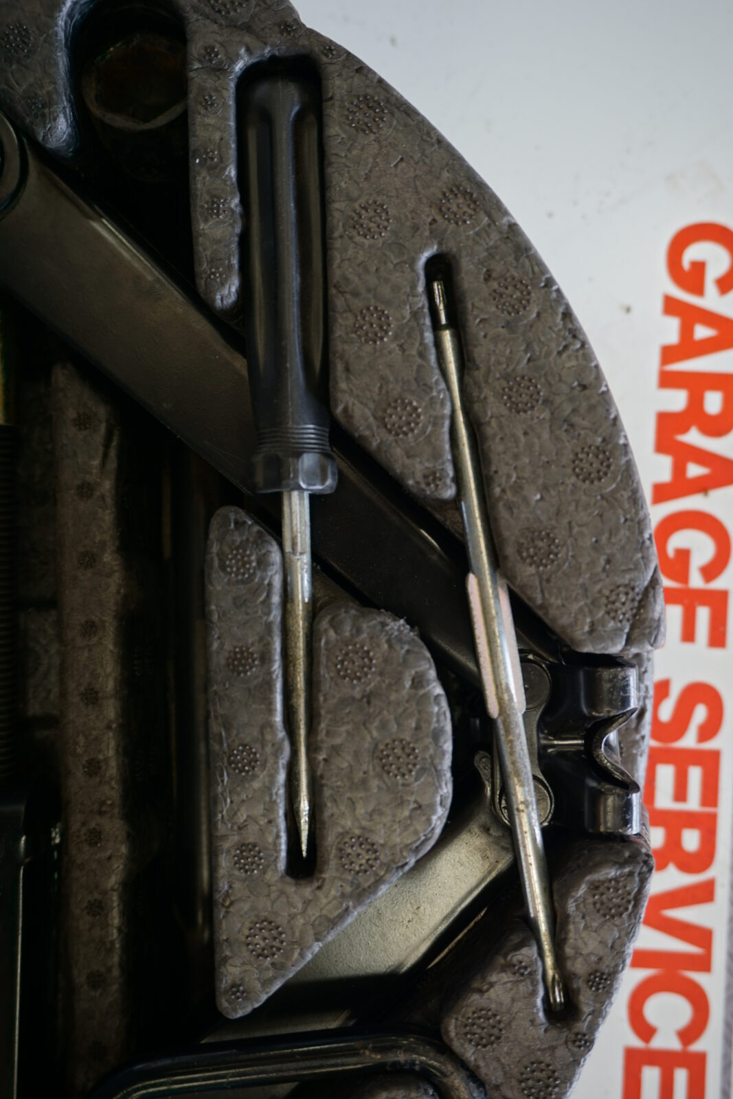 Saab 9-3 93 Convertible Complete Spare Wheel Toolkit 2003 - 2012 Inc Roof Tool