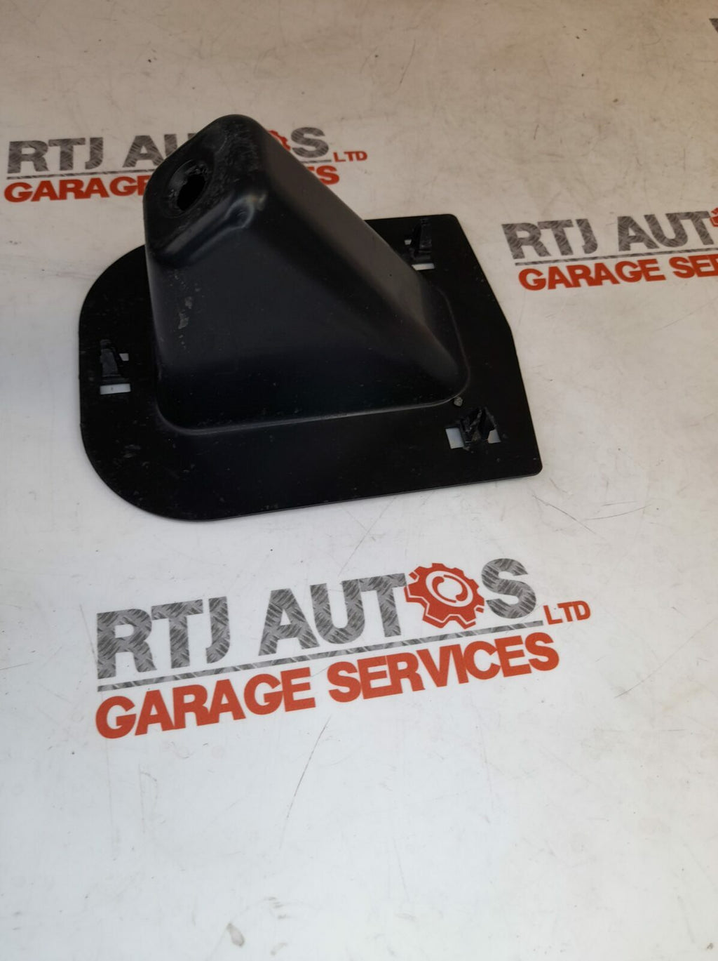 Saab 93 9-3 4D 5D CV From 2008 Rear Bumper Clip Retainer 12762148 (x2)