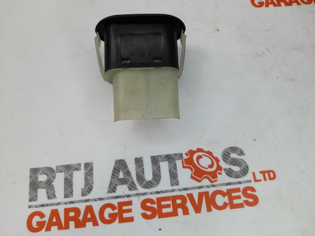 Saab 900 9000 (1994-1996) Boot Tailgate Release Switch 4061255