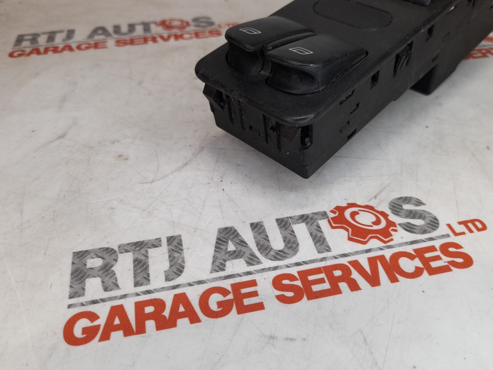 SAAB 900 CV Window Roof Control Switch Pack 4224044 Black