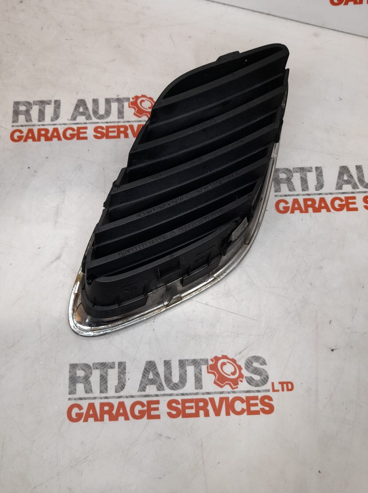 SAAB 93 9-3 2003-2007 - Front Bumper Grille - 12787228 RH