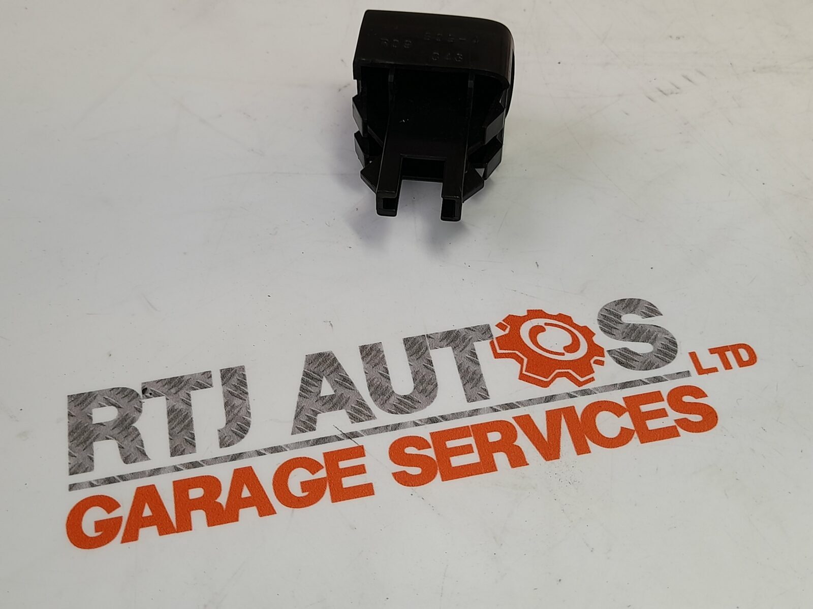 Saab 900 (94-98) 9-3 (98-03) Blind Knob Button Switch 4409280
