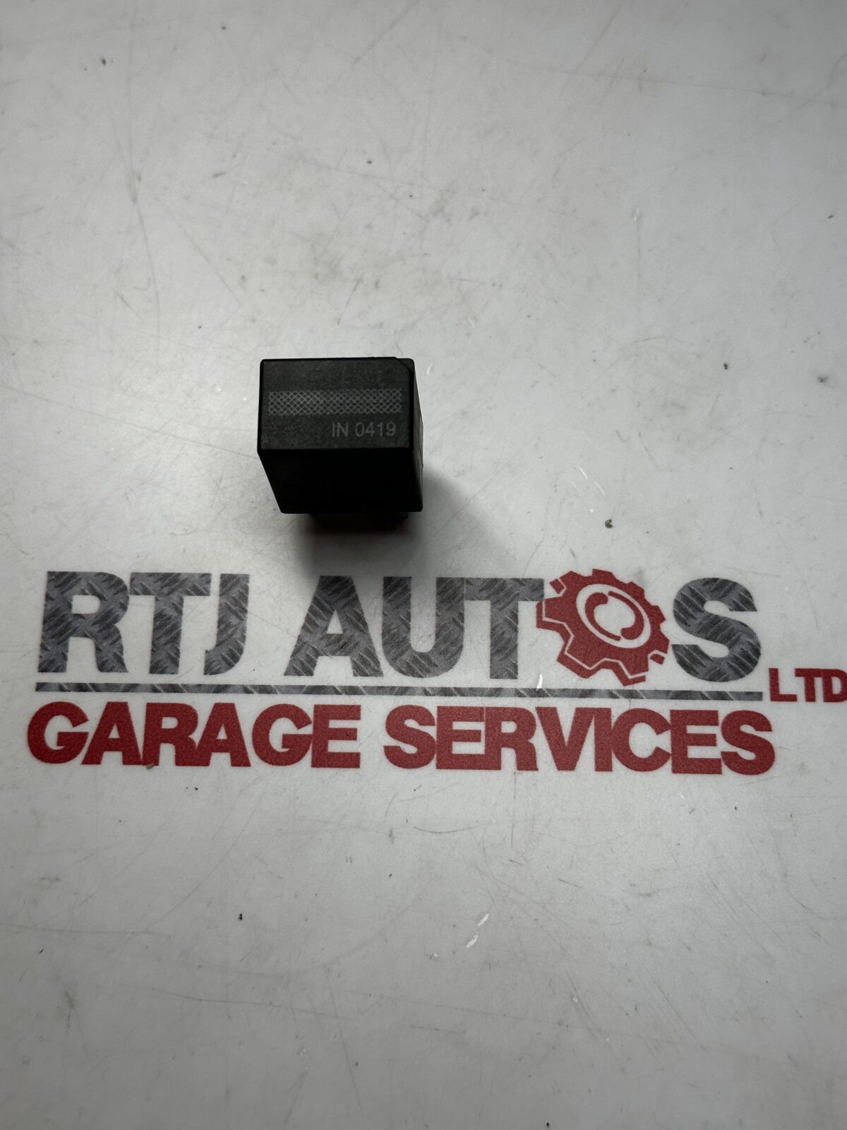 SAAB GM TYCO BLACK RELAY A1601 X59 12V 16A 90414477