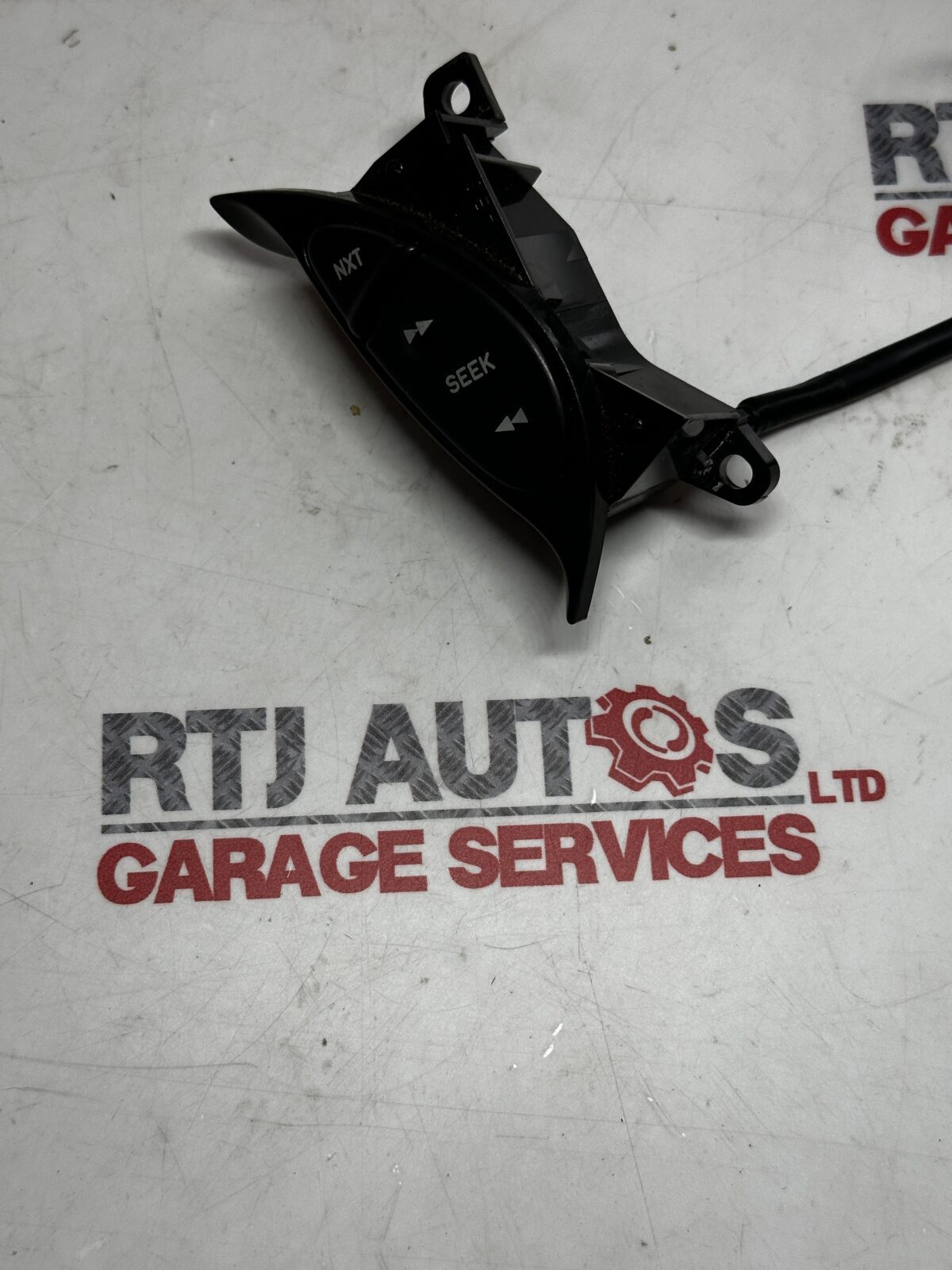 SAAB 900 (94-98) 93 (98-03) 95 (98-10) Steering Wheel Control Switches 4616025