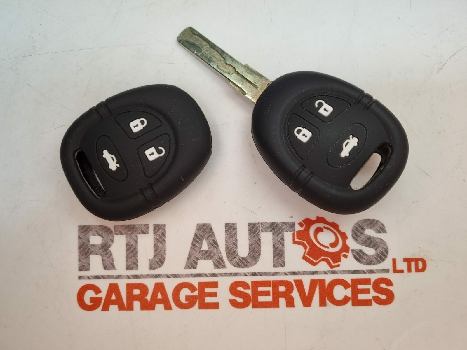 SAAB 9-5 95 98-10 9-3 93 01-03 Black Silicone Key Fob Case Cover