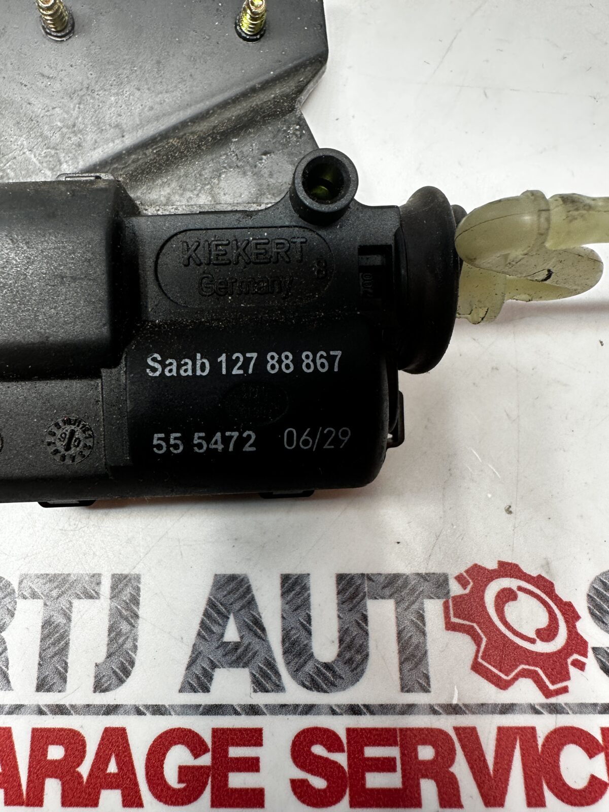 SAAB 9-3 93 (04-10) Convertible Petrol Tank Hatch Motor With Bracket 12831664