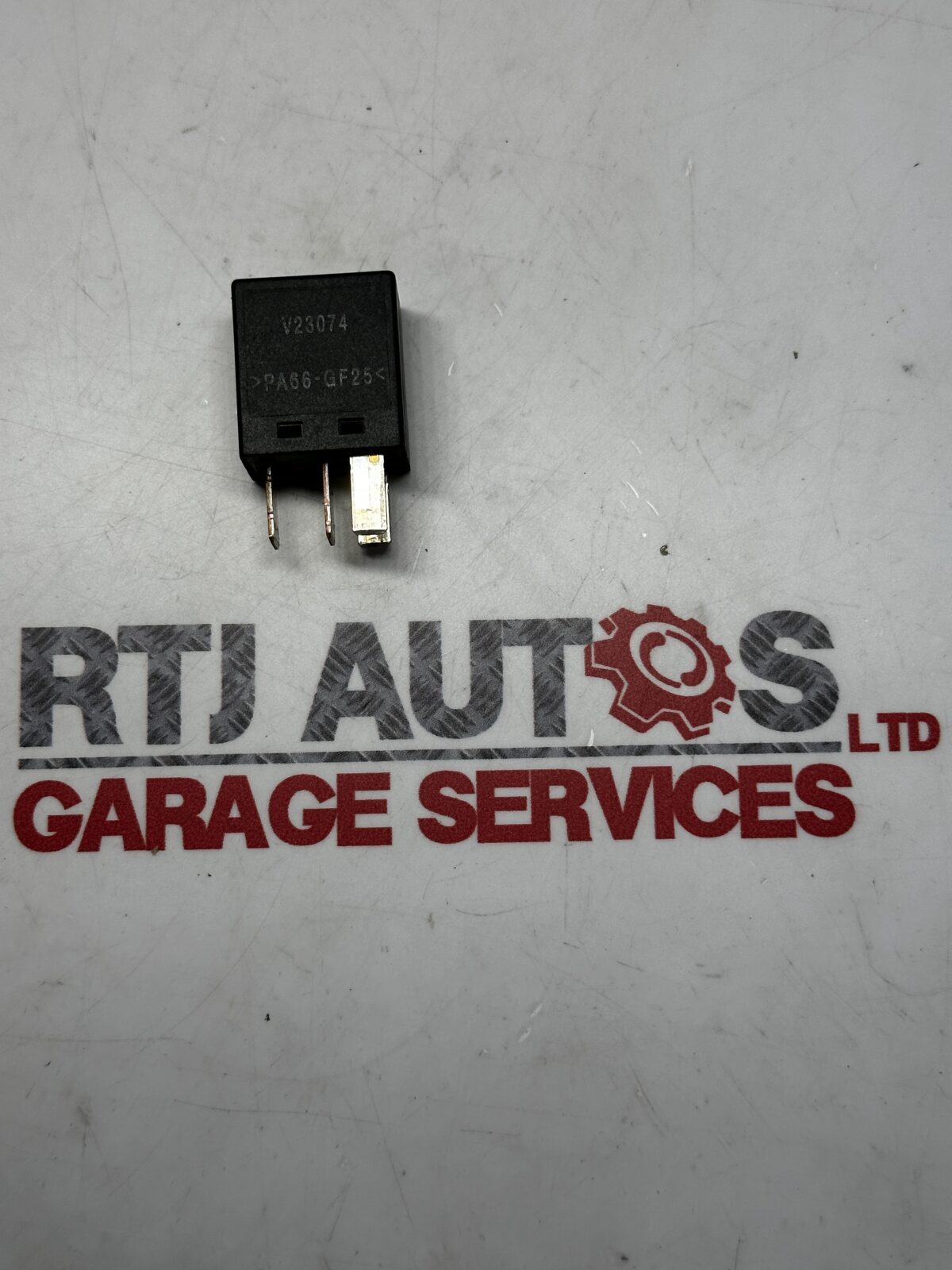 SAAB GM TYCO BLACK RELAY A1301 X31 12V 16A 90508807