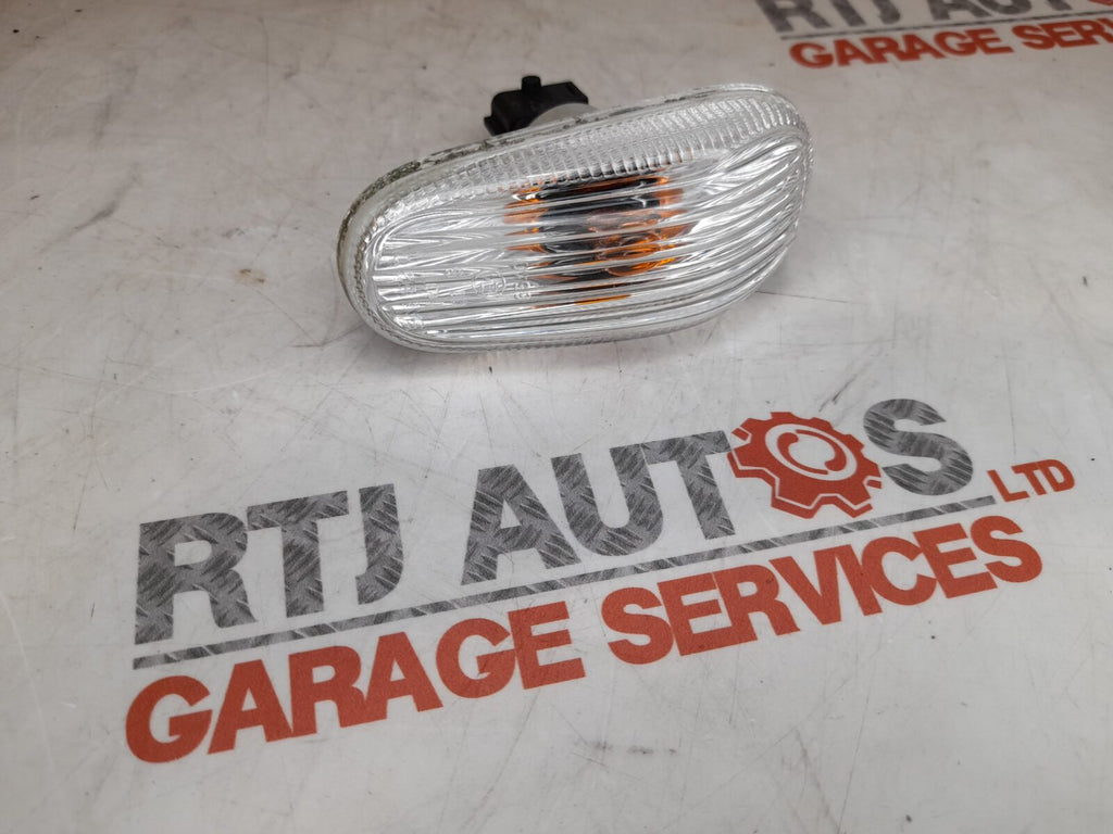 Saab 93 9-3 95 9-5 Side Indicator Lamp 12777318 12785743