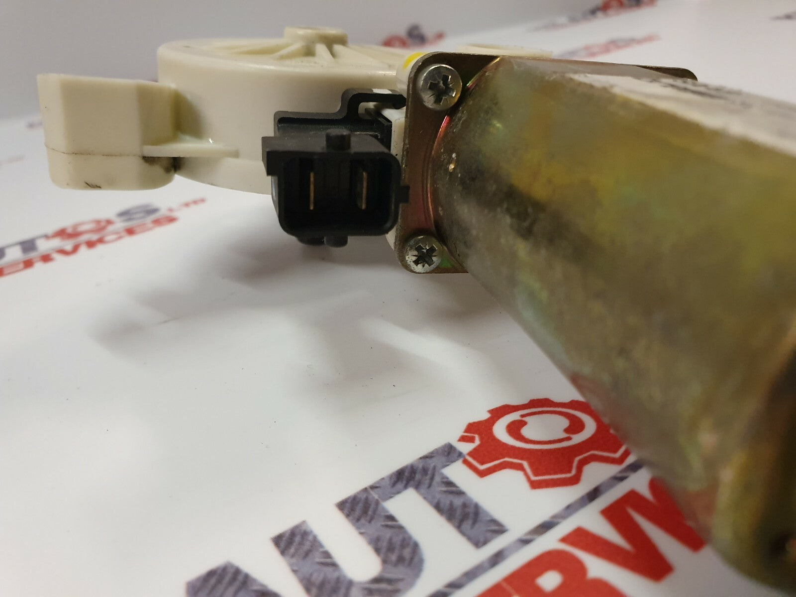 Saab 9-3 2003 - 2012 Electric Window Motor 2 Pin Left Front 12788803 12755683
