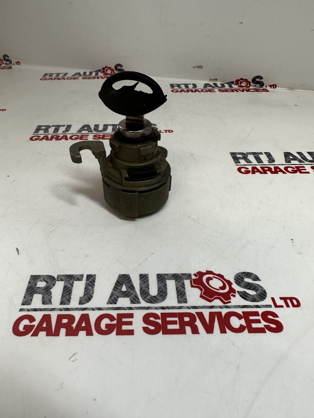 SAAB 93 9-3 (03-06) Tailgate Boot Lock with Key Blade and Passenger Door Lock...