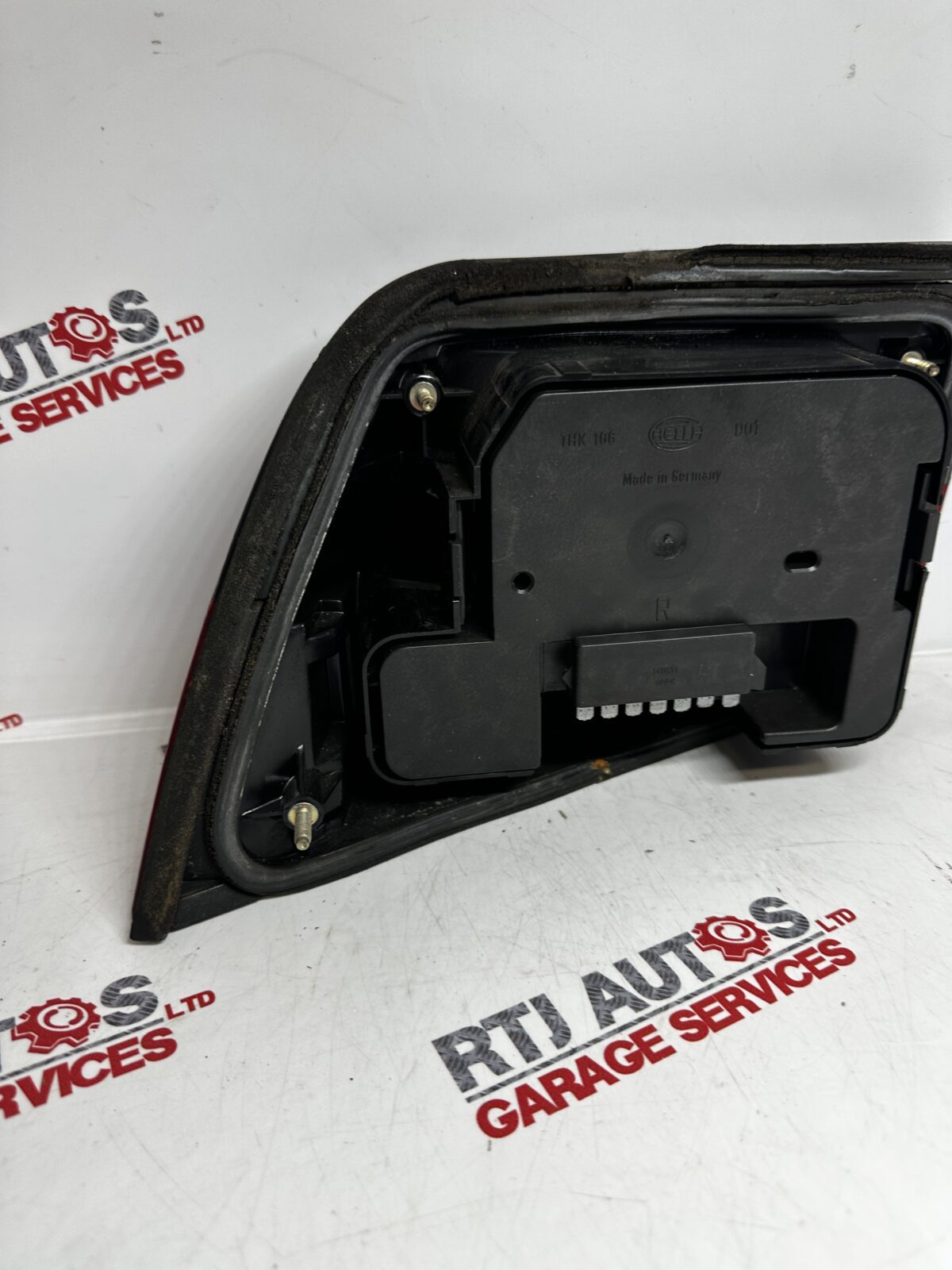Saab 9000 CSE CS (92-98) Offside Drivers Rear Tail Light