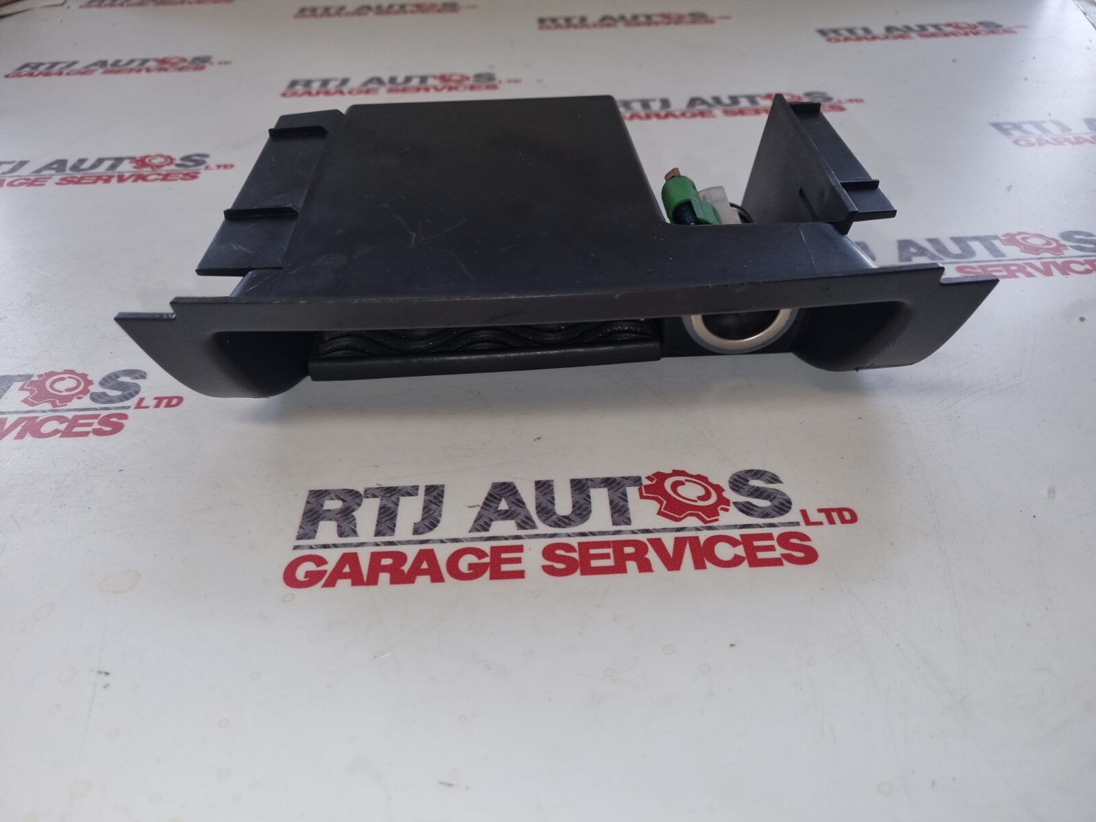SAAB 9-3 93 Dash Centre Cubby Shelf Ashtray Black 12806034 03-12