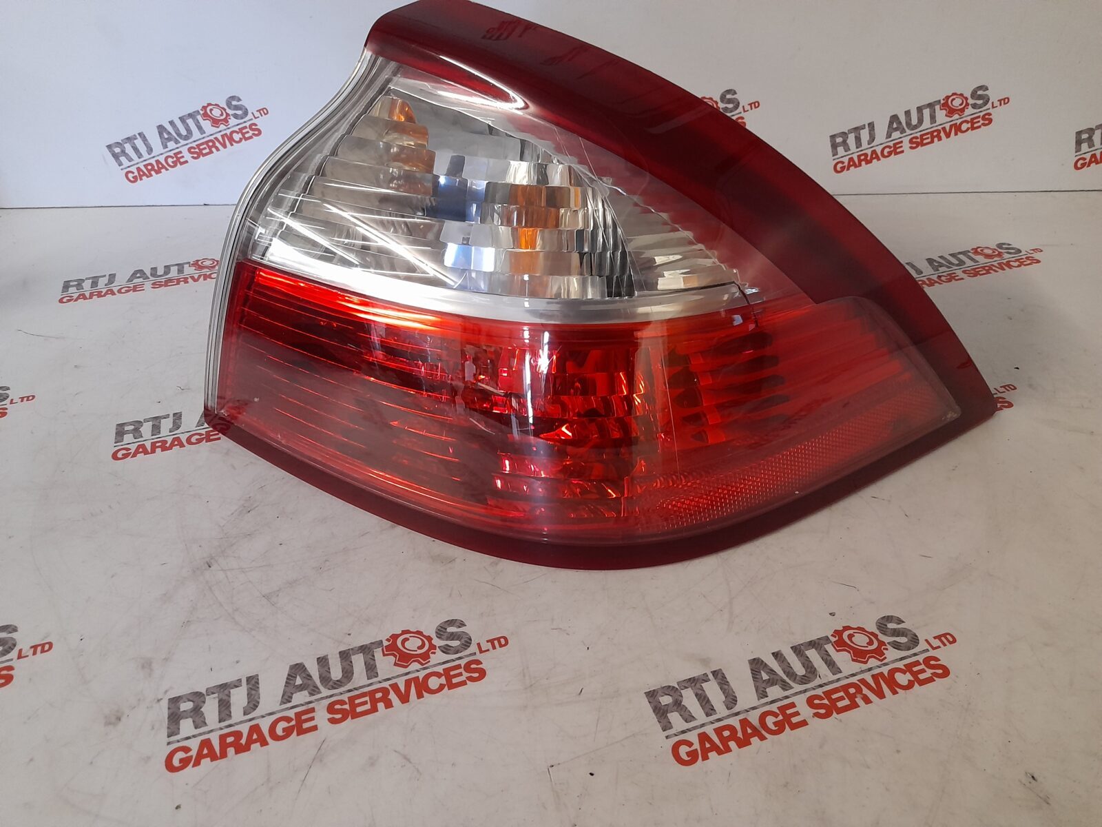 SAAB 9-3 2003-2007 Convertible Rear O/S Right Driver Side Light Unit 12830938