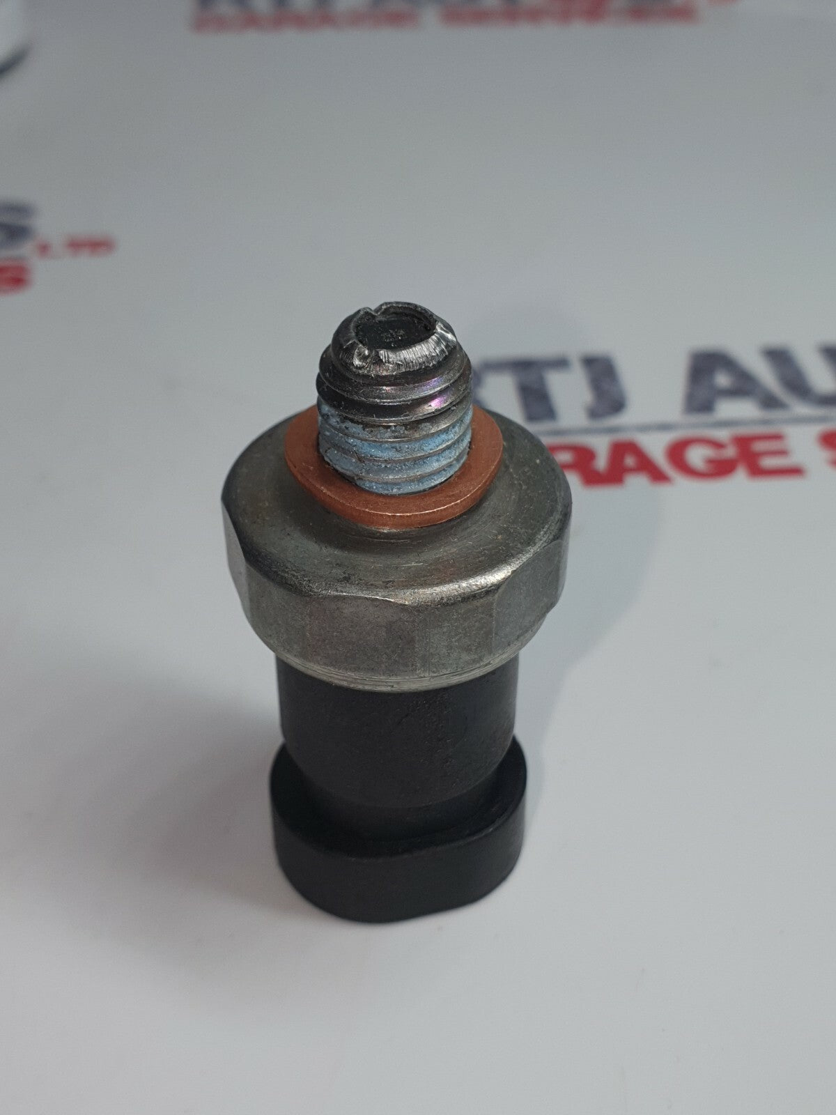 Genuine Saab 9-3 Oil Pressure Sensor 12635992 B207 Petrol Engine