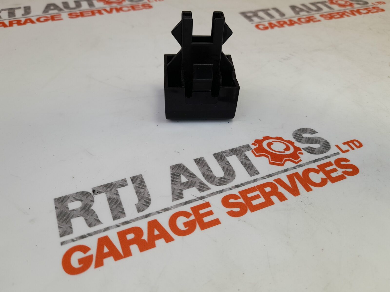 Saab 900 (94-98) 9-3 (98-03) Blind Knob Button Switch 4410403