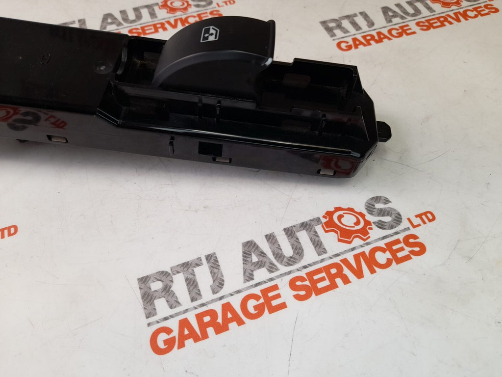 Saab 93 9-3 CV Nearside Front Window Switch Pack w/Finger Protection 12772016