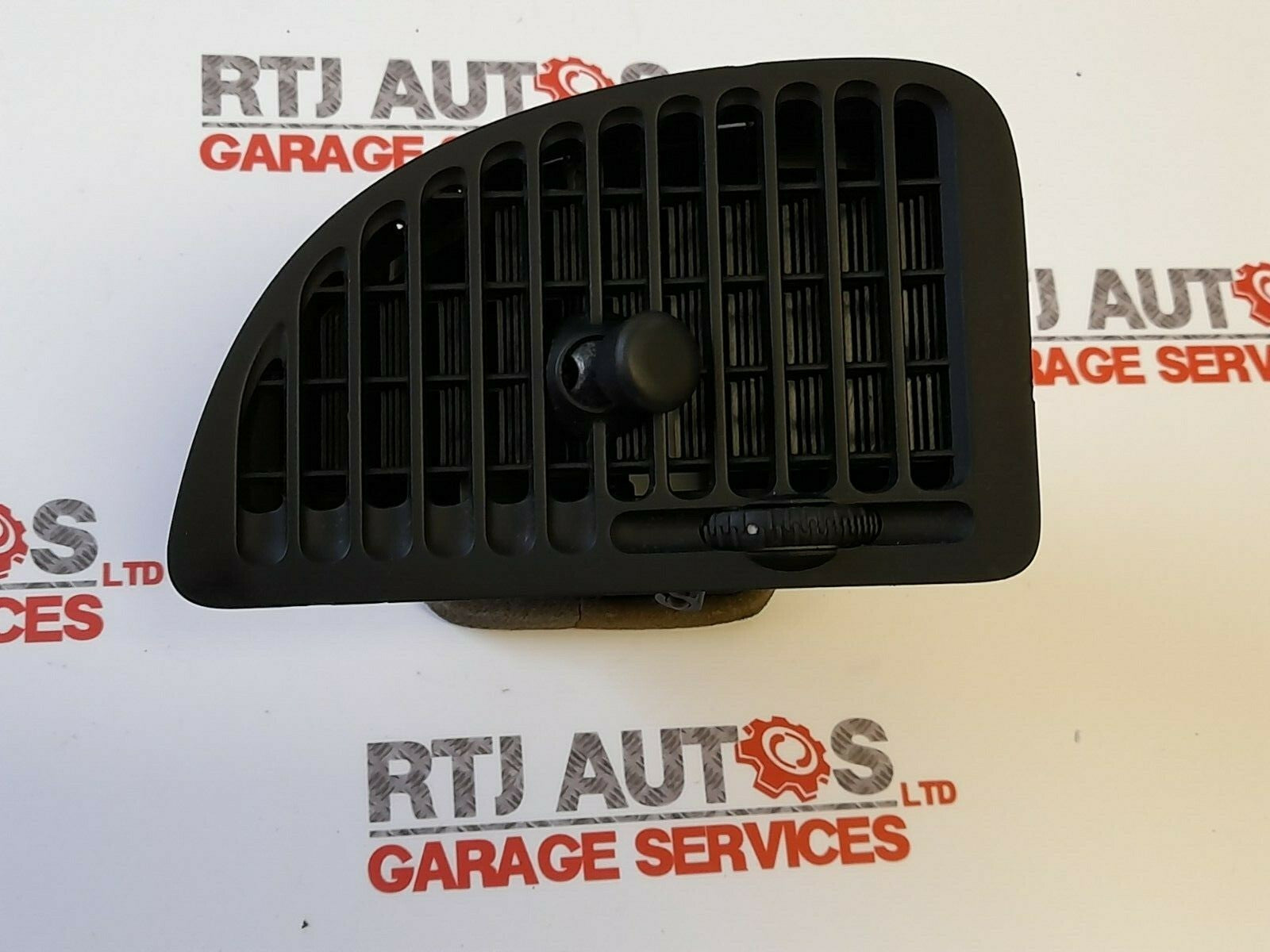 SAAB 9-3 93 2004-2012 O/S RIGHT DRIVER SIDE DASH HEATER AIR VENT 12804034 BLACK