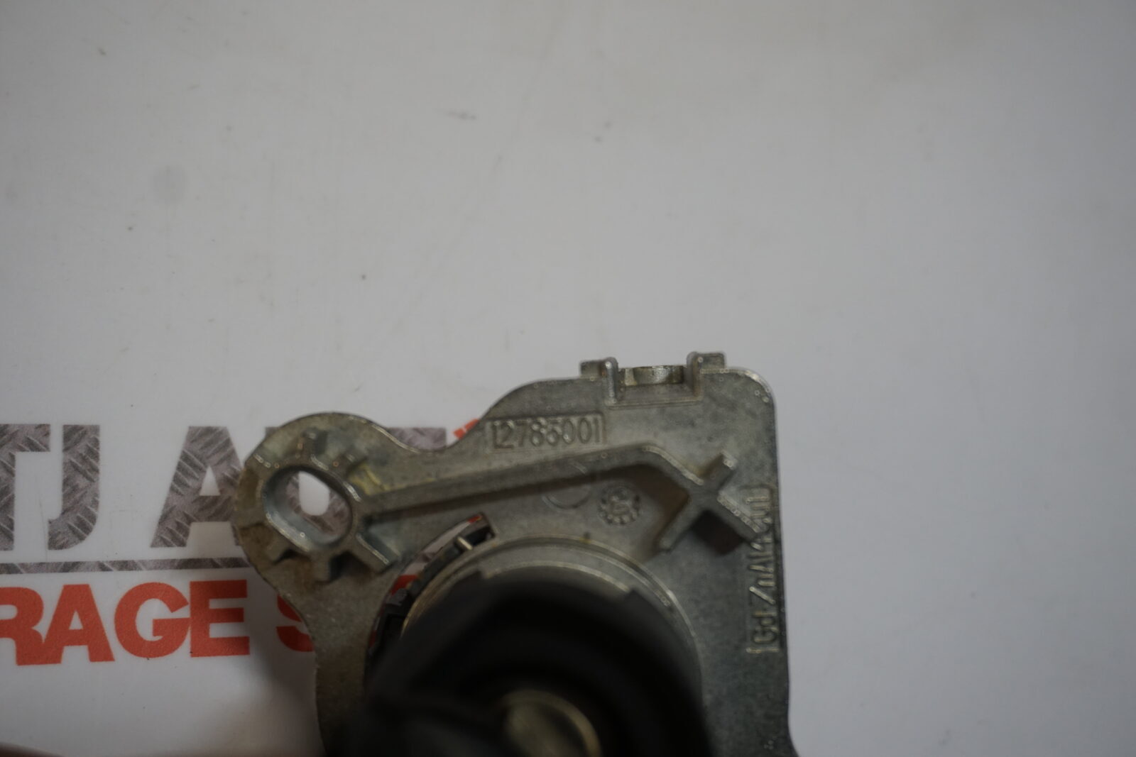 SAAB 93 9-3 CV Convertible Boot lock Barrel With Two Keys