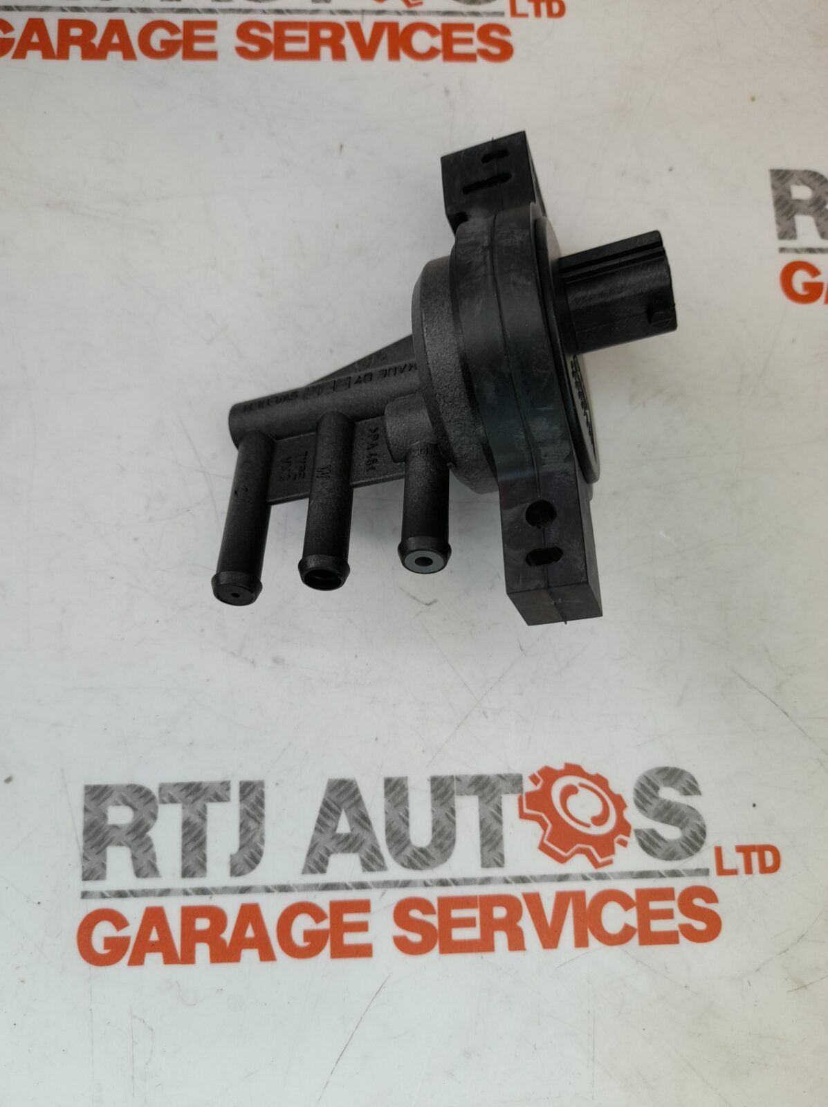 Genuine Saab 9-5 98-10 Solenoid Boost Pressure Control Valve B205 B235 55557331