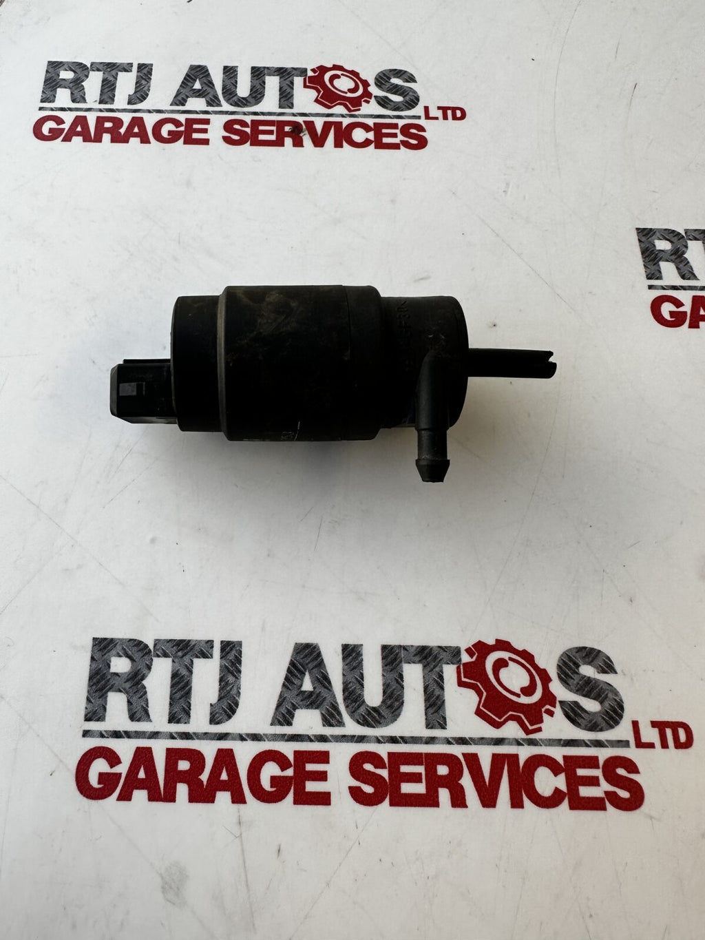 SAAB 95 9-5 ESTATE REAR WINDSCREEN WASHER PUMP 24439253