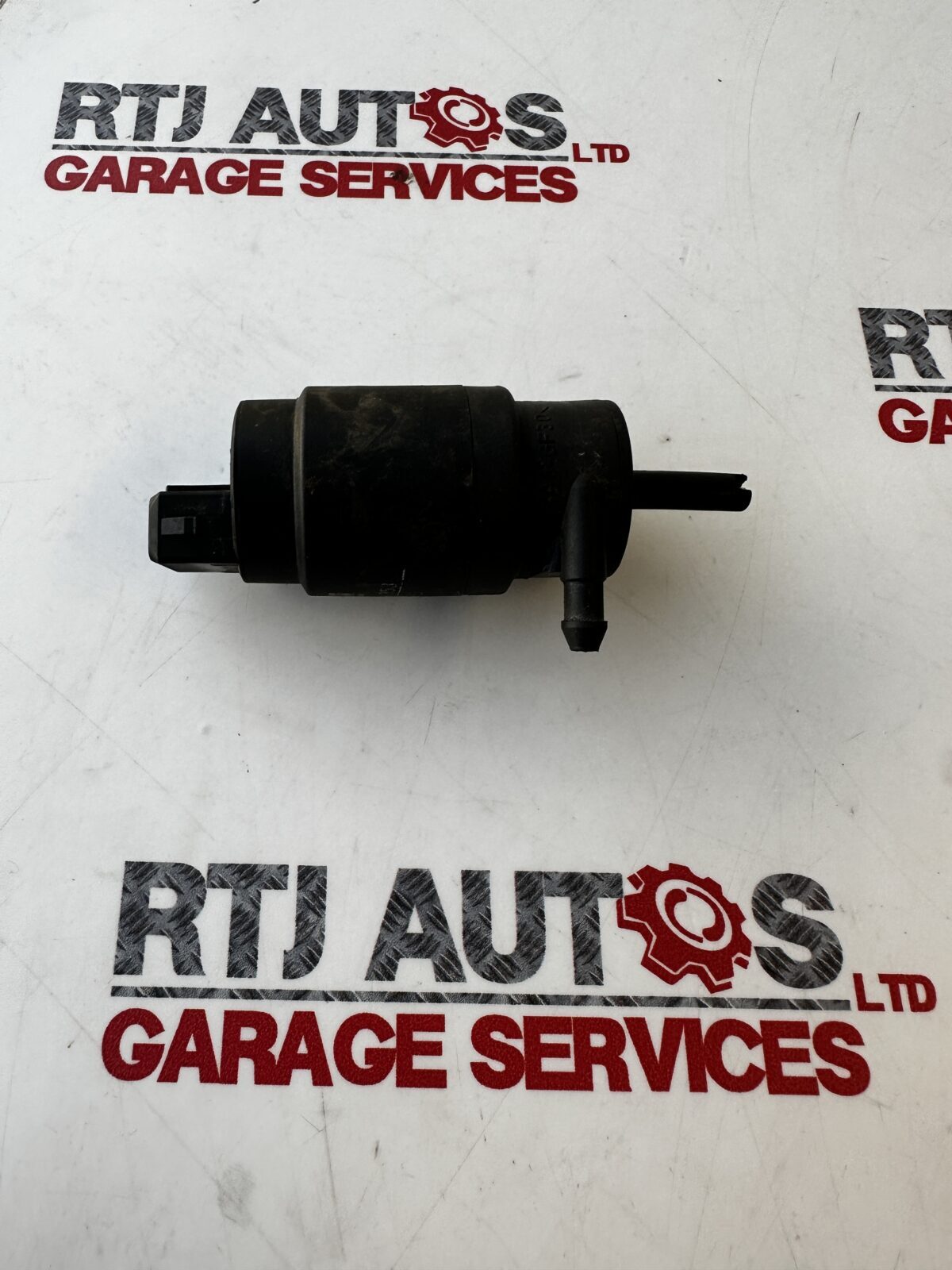 SAAB 95 9-5 ESTATE REAR WINDSCREEN WASHER PUMP 24439253